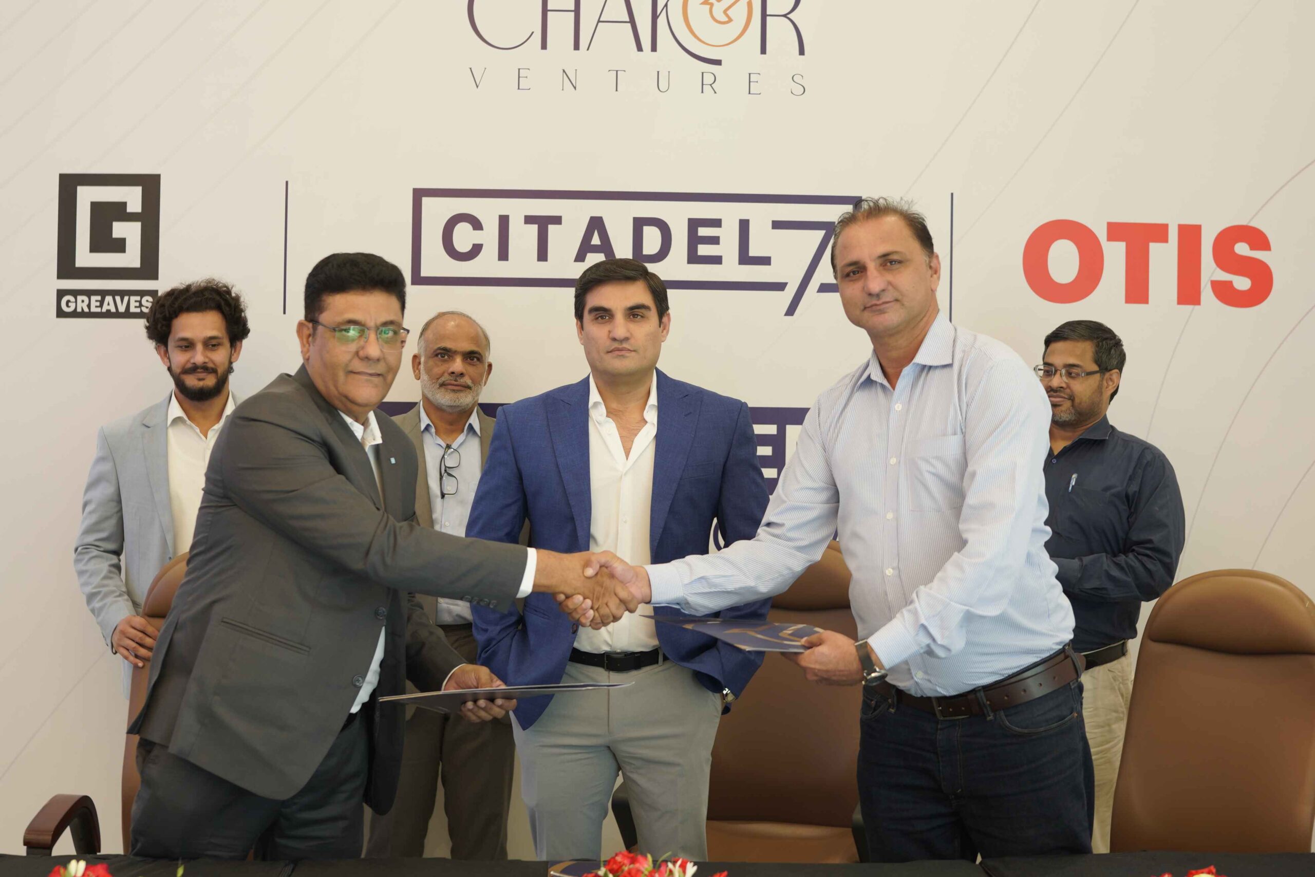 Contract signing in presence of CEO of Chakor Venture