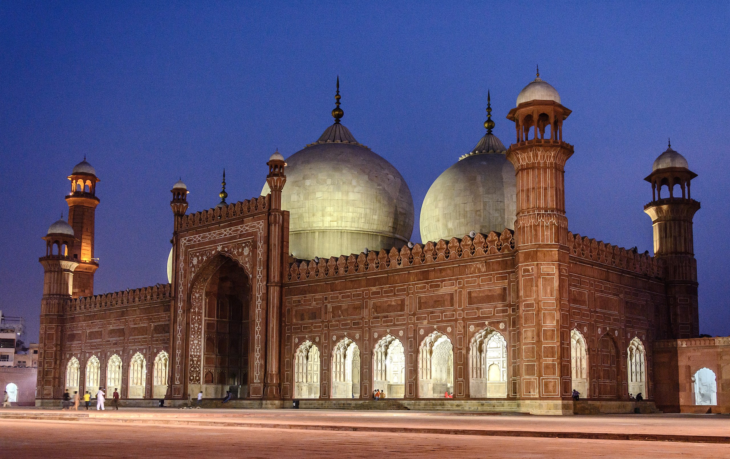 A Comprehensive Guide to Badshahi Masjid Lahore (2025)