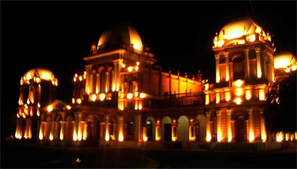 noor mahal museum exterior night view