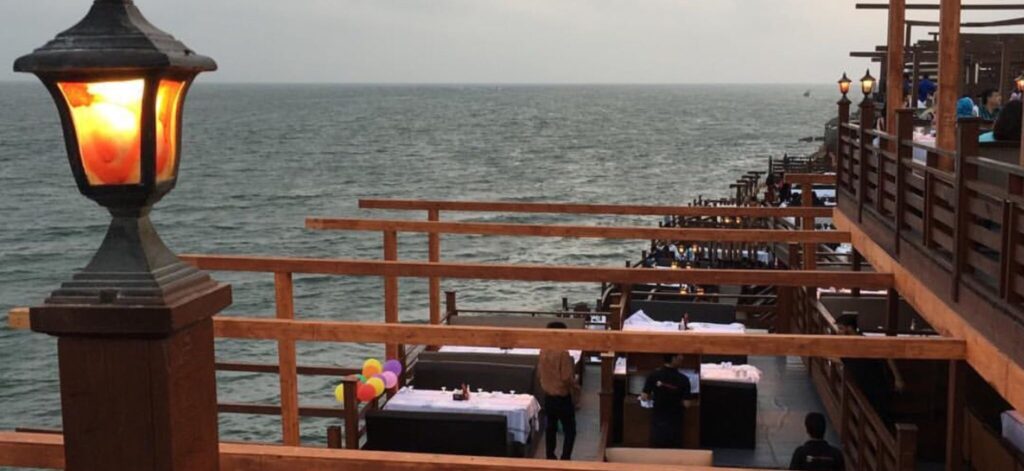 Do Darya sitting area