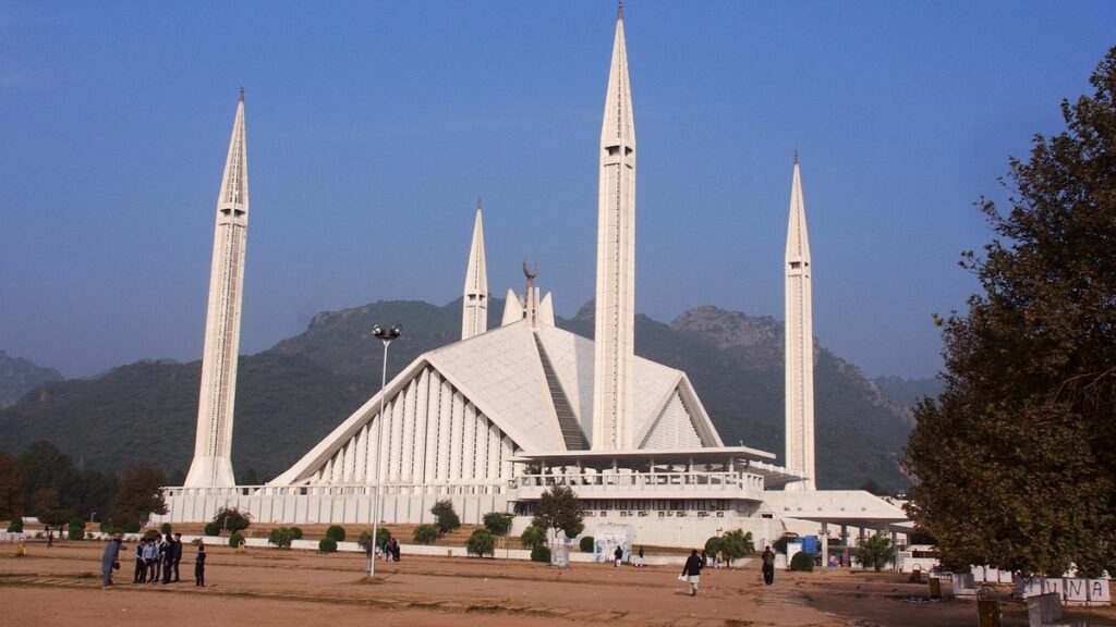 faisal mosque Islamabad Tourist Places