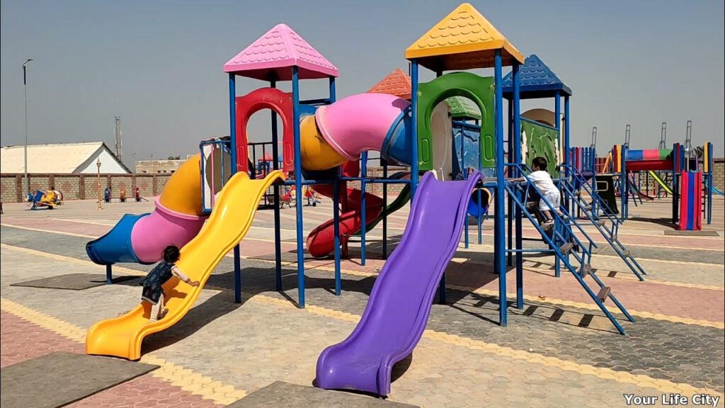 kids playing area manora beach karachi