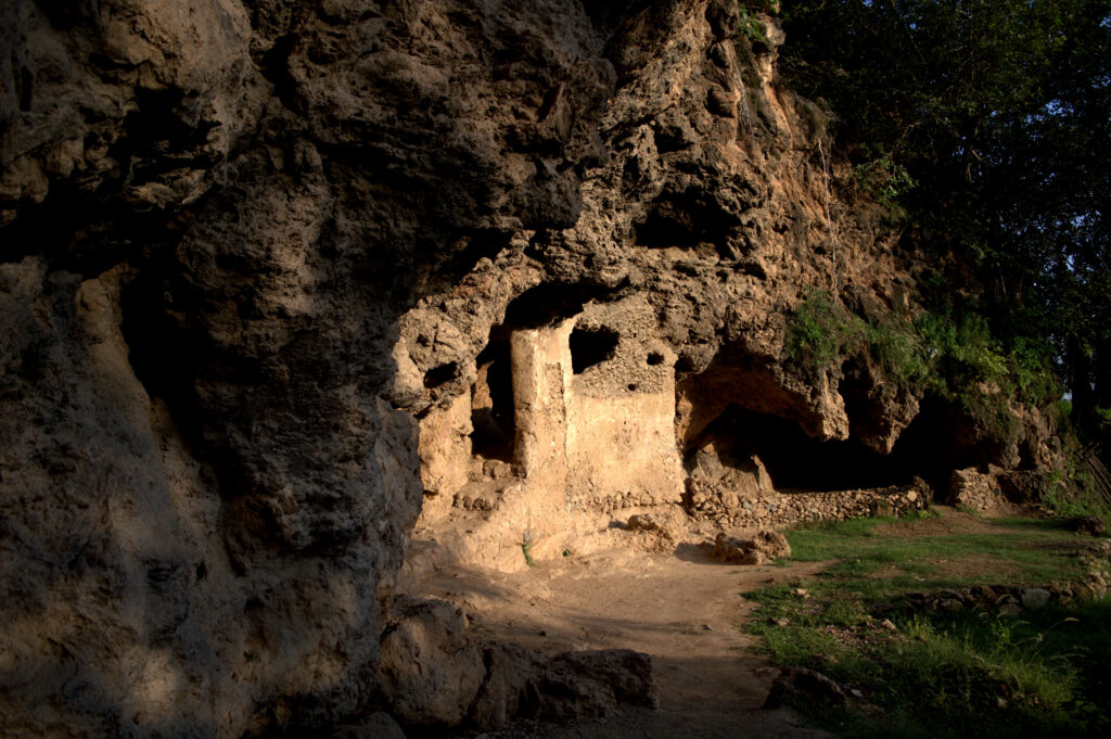 Shah_Allah_Ditta_caves