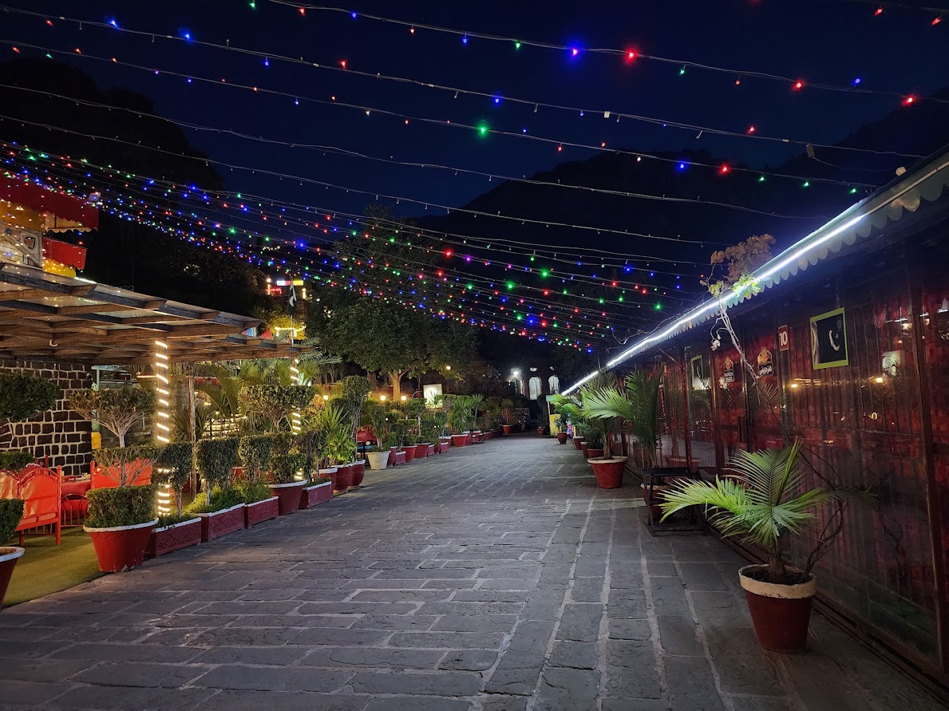 Des Pardes Restaurant