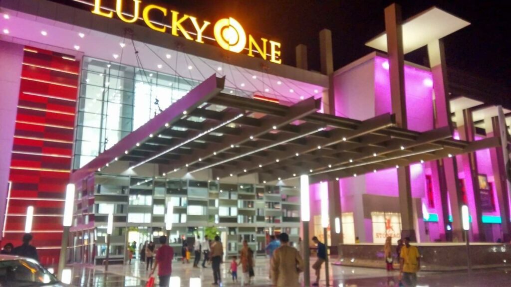lucky one mall Karachi Eid Outing 2026