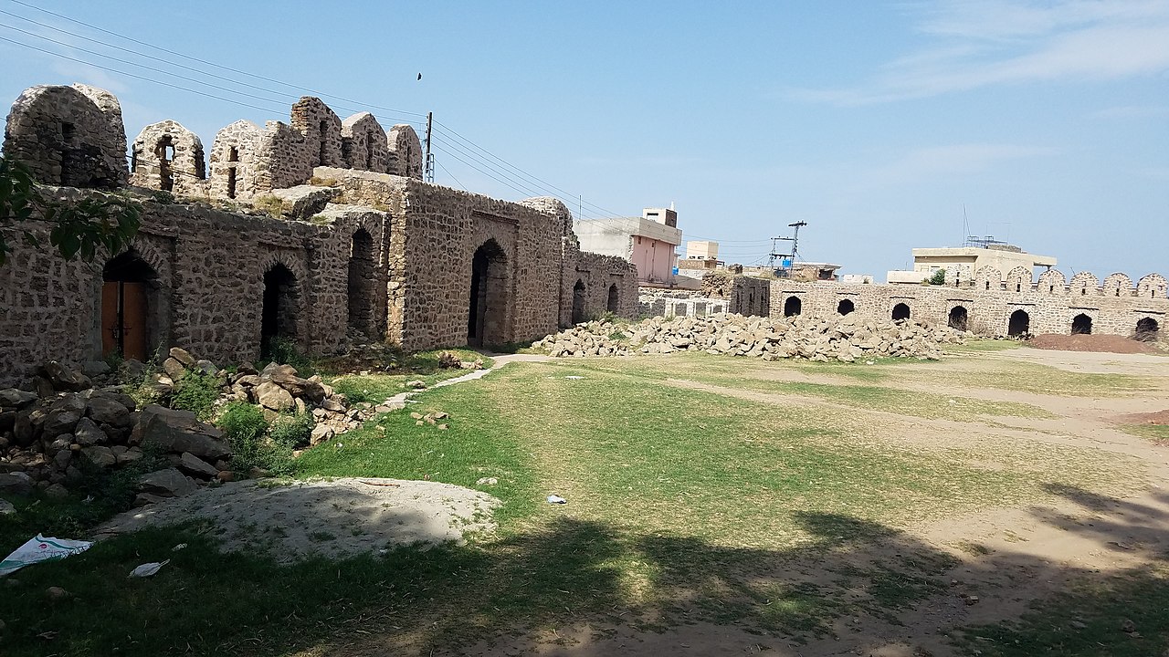 A Caravanserai on the Grand Trunk Road