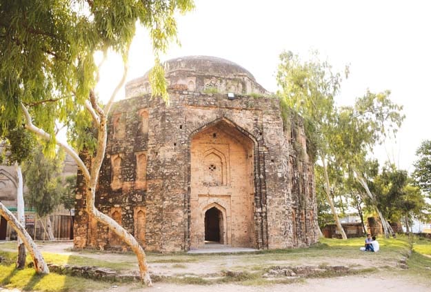 Tomb of Sultan Sarang Khan
