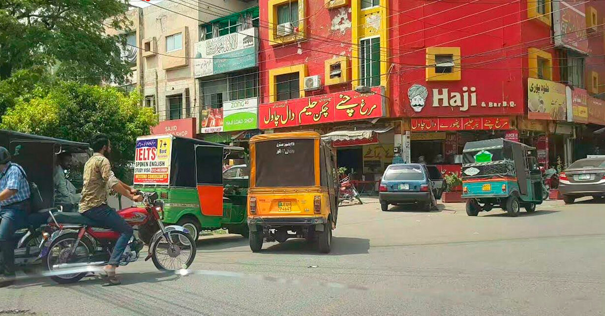 Barkat Market famous markets in lahore