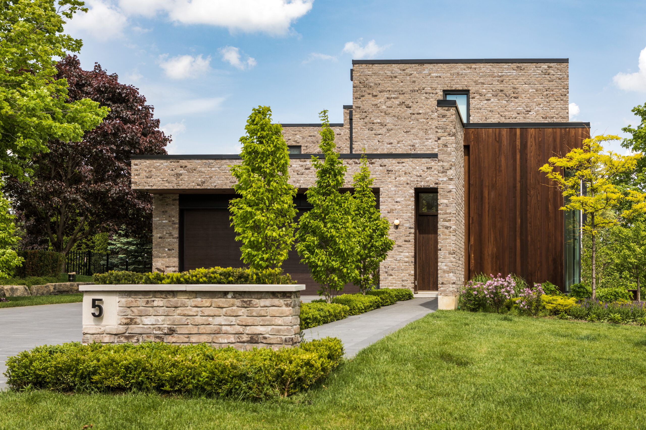 10 Marla House Design with Lawn