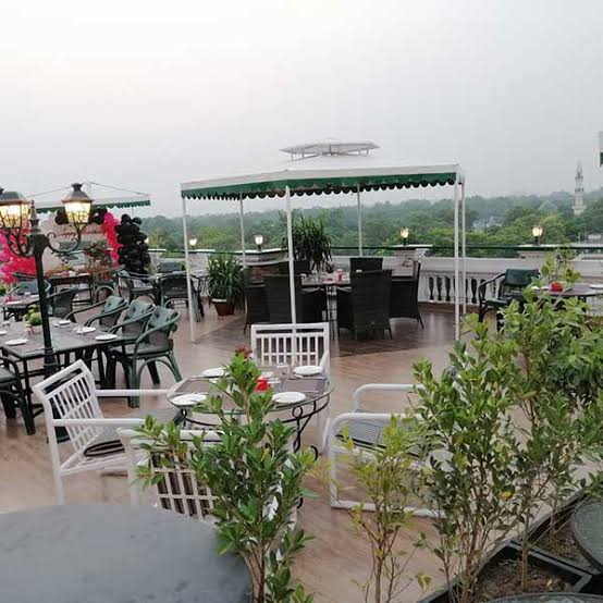 Bistro 201 lahore restaurant