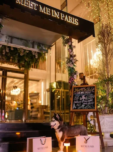 Meet Me In Paris Raya